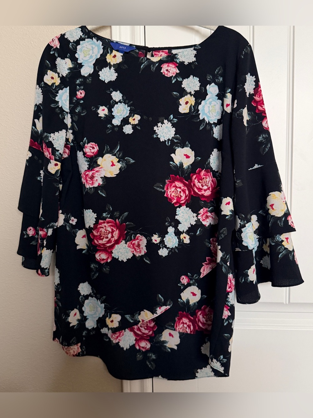 Apt. 9 Black Floral Top Size Large